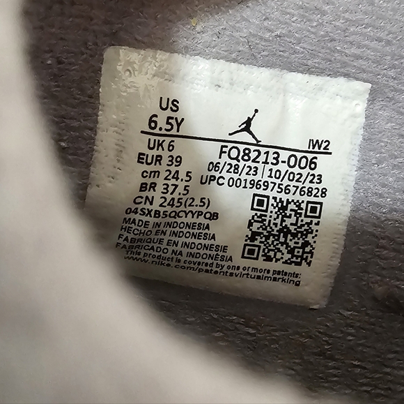 Used No Box,Size 6.5 - Jordan 4 Retro Bred Black/Fire Red Cement 2019 - Picture 11 of 11